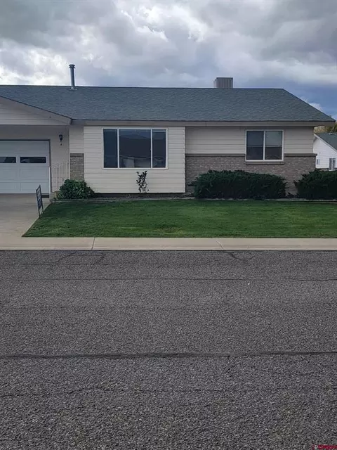 2040 Scarborough Way #H, Montrose, CO 81401