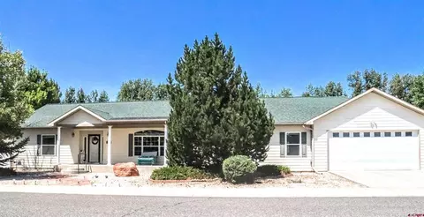 720 Golden Dr, Montrose, CO 81401