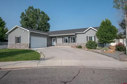 1010 Home Ct, Montrose, CO 81401