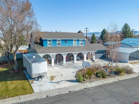 1141 Ridge St, Montrose, CO 81401