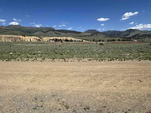 203 Sunset Ct, Creede, CO 81130