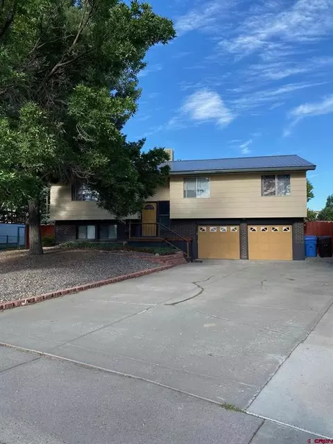 1705 Dover Rd, Montrose, CO 81401
