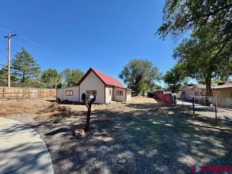 938 S 10th St, Montrose, CO 81401