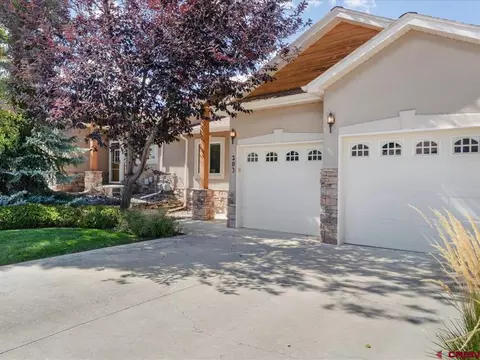 263 Crossroads Cir, Montrose, CO 81401