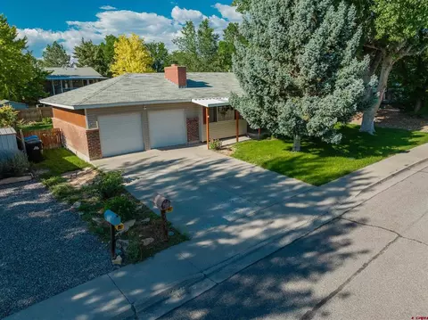 2209 Cambridge St, Montrose, CO 81401