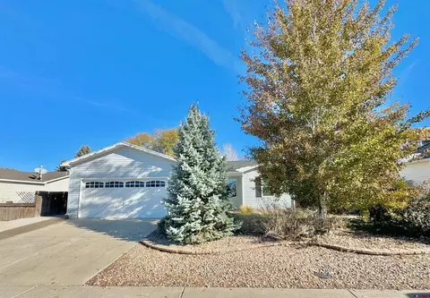 1929 White House Dr, Montrose, CO 81401