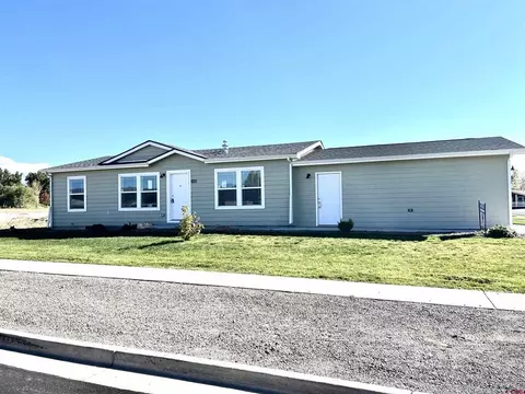 2102 Evans Ave, Montrose, CO 81401