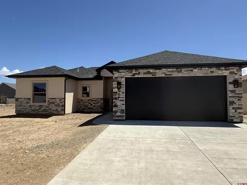 704 Carbonero Ave, Montrose, CO 81403