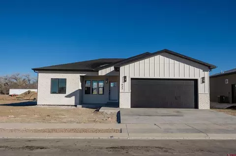 637 Haynes Dr, Montrose, CO 81403