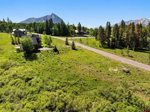 555 Meadow Dr, Crested Butte, CO 81224
