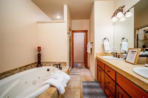 Bath - 500 Sheol St #1, Durango, CO 81301 photo 1 of 6