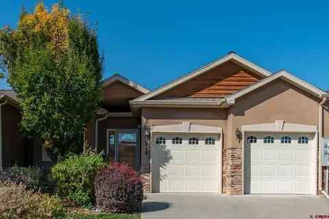 216 Crossroads Cir, Montrose, CO 81401