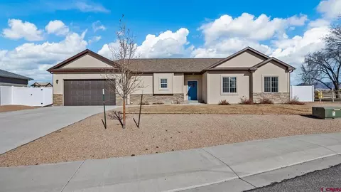 1813 Moonlight Dr, Montrose, CO 81401