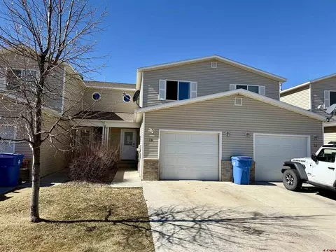 28 Pullman St, Montrose, CO 81401