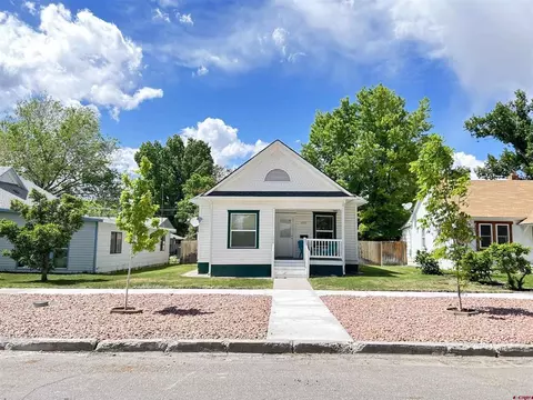 1127 S 2nd St, Montrose, CO 81401