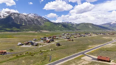 679 S Avion Dr, Crested Butte, CO 81224