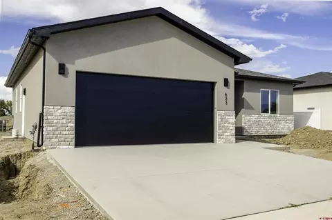 633 Haynes Dr, Montrose, CO 81401