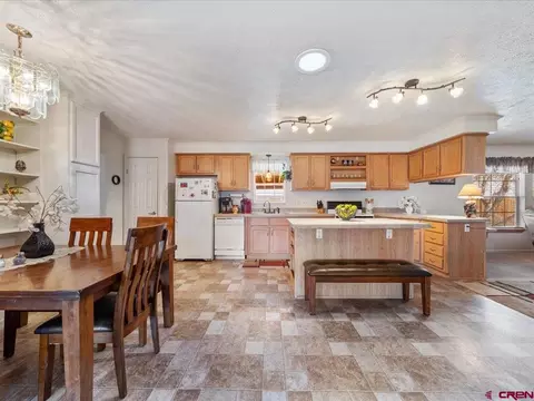 5772 5600 Rd, Olathe, CO 81425