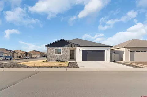 2305 Mountain Pines Dr, Montrose, CO 81401
