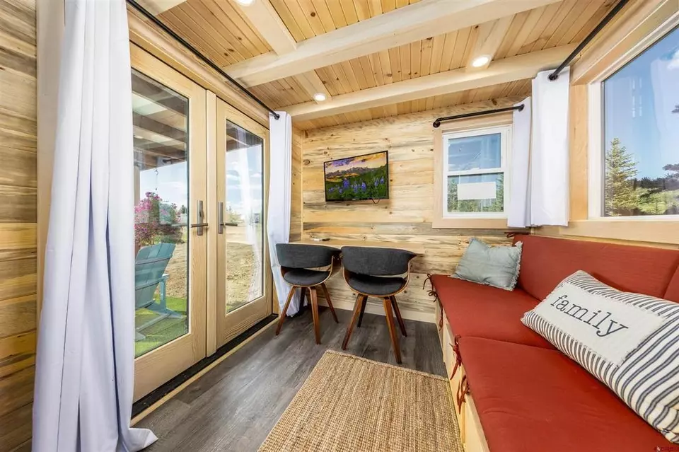 Living - 22130 6850 Rd #211, Montrose, CO 81403 photo 1 of 5