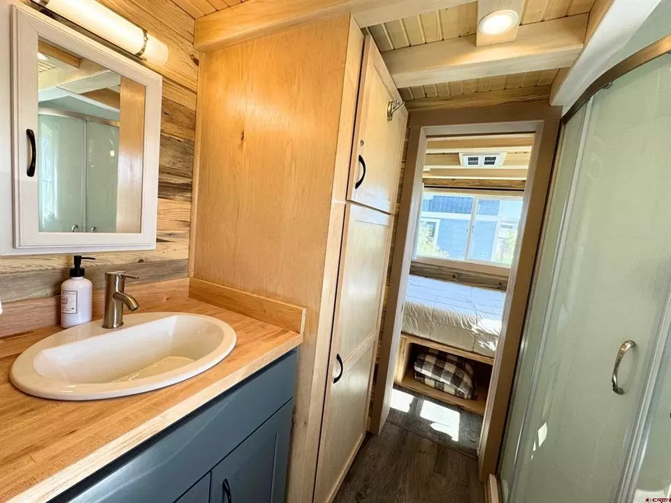 Bath - 22130 6850 Rd #211, Montrose, CO 81403 photo 2 of 2