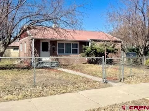 1017 Hunt Ave, Alamosa, CO 81101