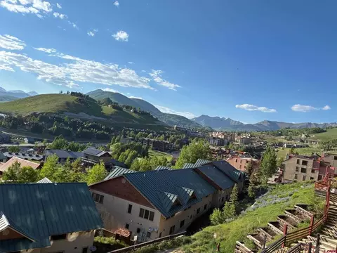 32 Hunter Hill Rd #B-202, Crested Butte, CO 81225