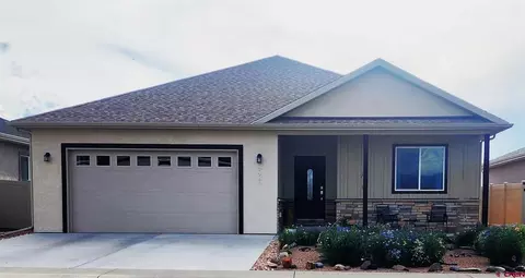 2948 Glacier Dr, Montrose, CO 81401