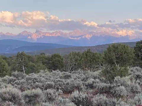 255 Shana Ln, Montrose, CO 81403