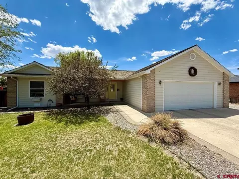 2250 Phillips Cir, Montrose, CO 81401