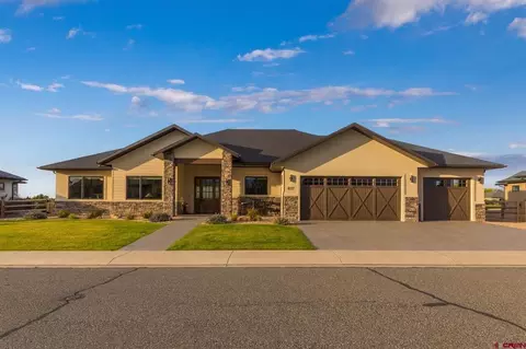 837 Courthouse Peak Ln, Montrose, CO 81403