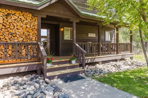 311 Falcon Dr, Pagosa Springs, CO 81147