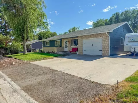 126 Lark Ln, Montrose, CO 81403
