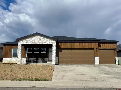 3434 Honey Locust Dr, Montrose, CO 81401