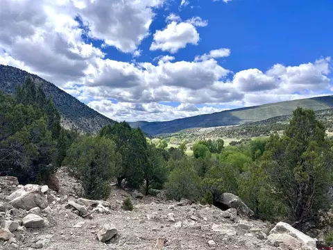 5621 Sweetwater Rd, Gypsum, CO 81632