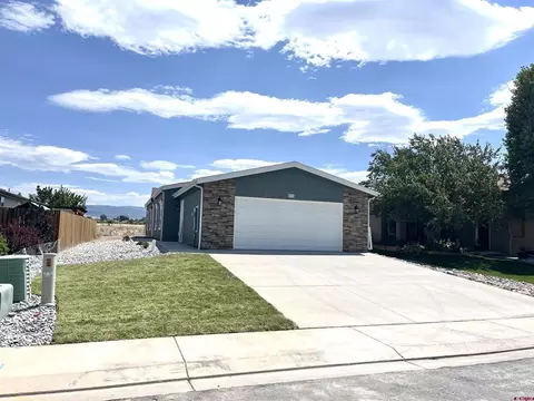 133 Castle Ave, Montrose, CO 81401