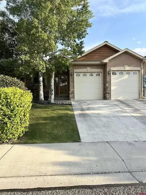 228 Crossroads Cir, Montrose, CO 81401