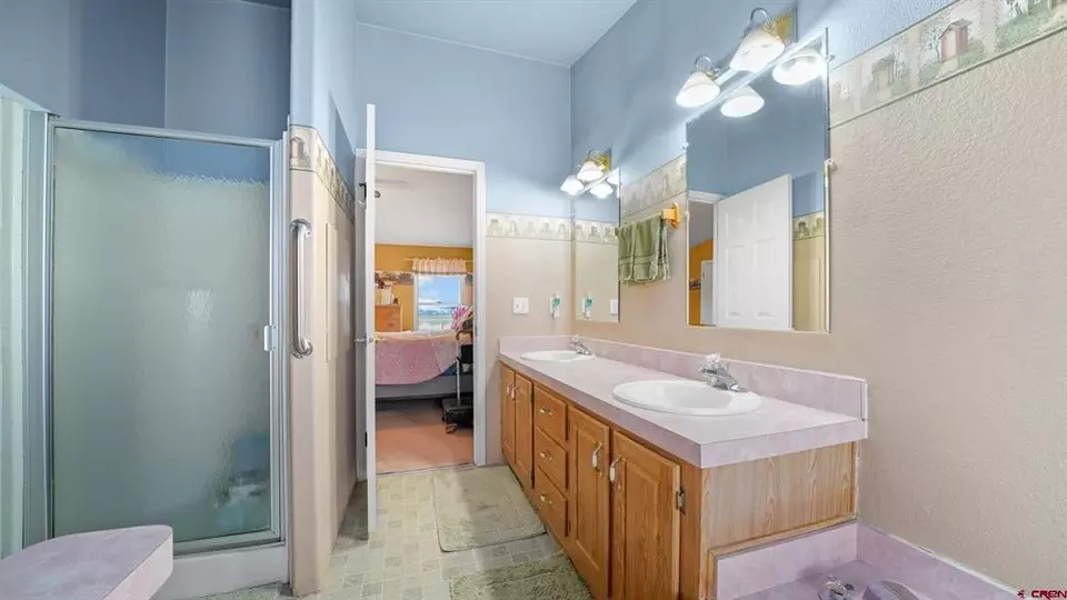 Bath - 6668 1900 Rd, Delta, CO 81416 photo 2 of 3