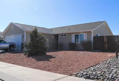 1018 Buffalograss Dr, Montrose, CO 81403