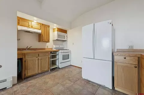 Kitchen - 481 Far View Rd, Durango, CO 81303 photo 4 of 4