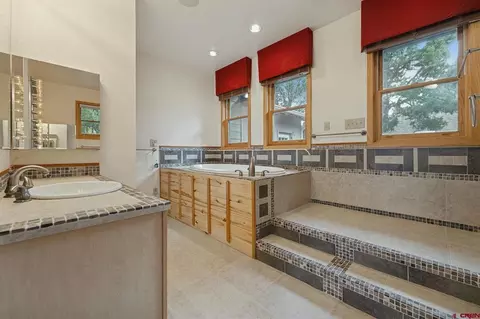 Bath - 481 Far View Rd, Durango, CO 81303 photo 2 of 5
