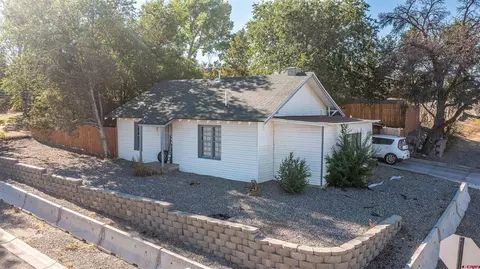 612 Lovers Ln, Aztec, NM 87410