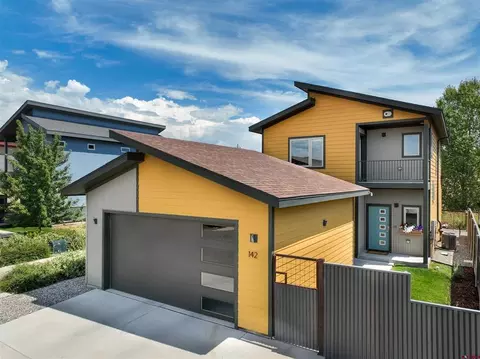 142 Pioneer Ave, Durango, CO 81301