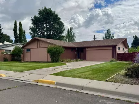 82 Sierra Ave, Alamosa, CO 81101