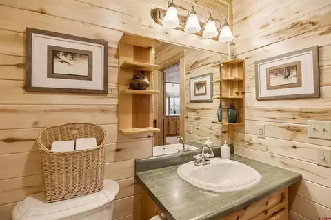 Bath - 1100 Soaring Eagle Ct, Chromo, CO 81128 photo 9 of 9