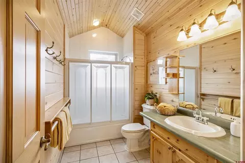Bath - 1100 Soaring Eagle Ct, Chromo, CO 81128 photo 6 of 9