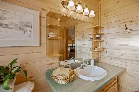 Bath - 1100 Soaring Eagle Ct, Chromo, CO 81128 photo 7 of 9