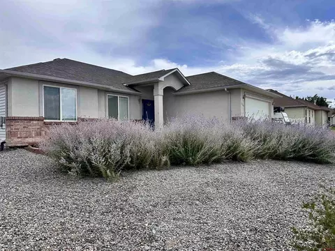 2709 Glen Mor Dr, Montrose, CO 81401