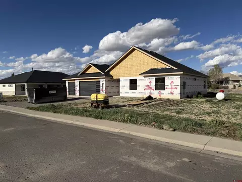 3011 Fortress Cir, Montrose, CO 81401