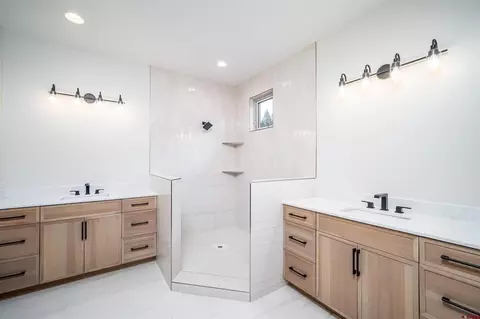 Bath - 93 Travertine Trl, Durango, CO 81301 photo 2 of 3